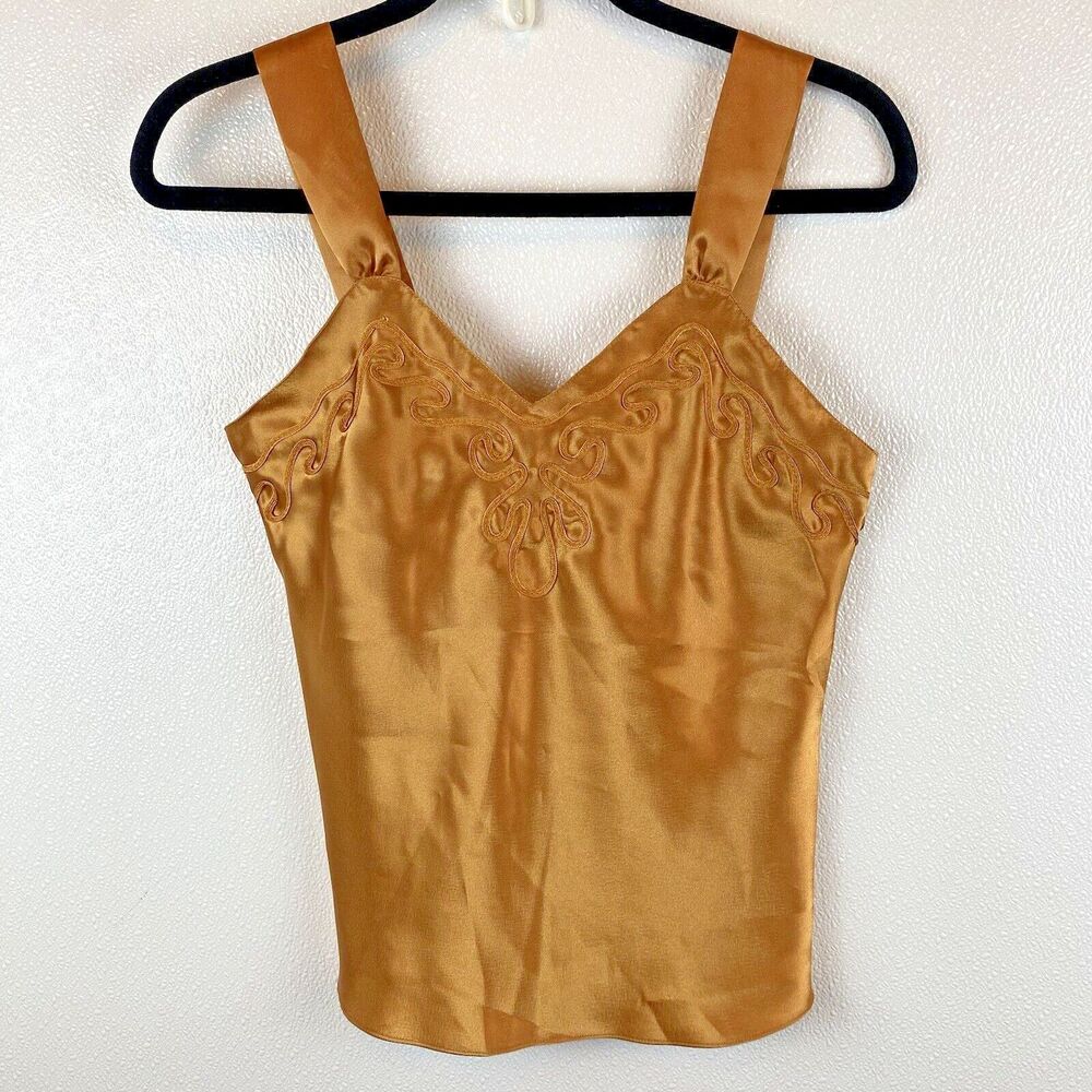 Women’s Gold  Top Size Small AMANDA SMITH Top Shirt.  In Very Good Condition